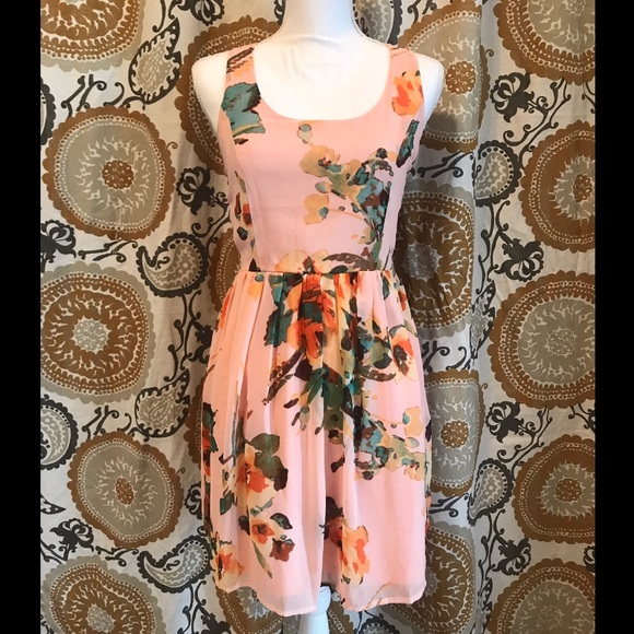 Dresses & Skirts - Pink chiffon dress